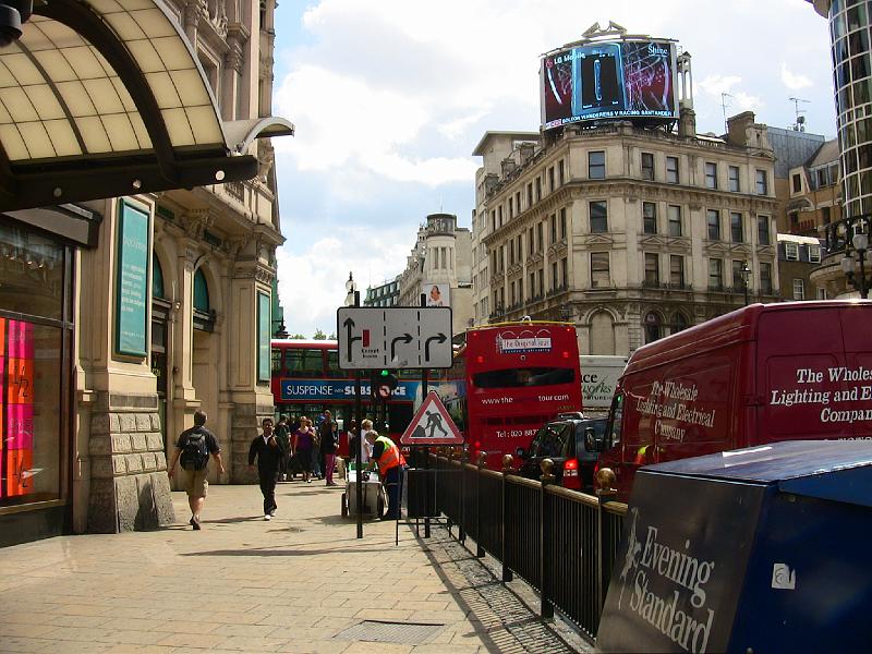 IMG_0387.jpg - WALKING AROUND LONDON