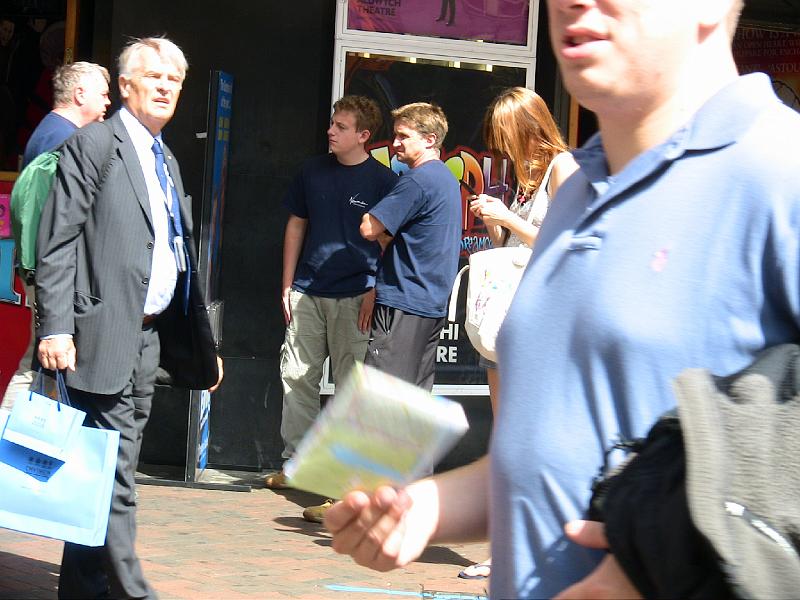 IMG_0403.jpg - JOE WITH MAP