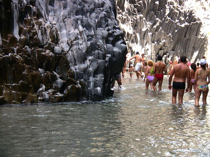 IMG_0609.jpg - WATER AND PEOPLE IN THE GORGE
