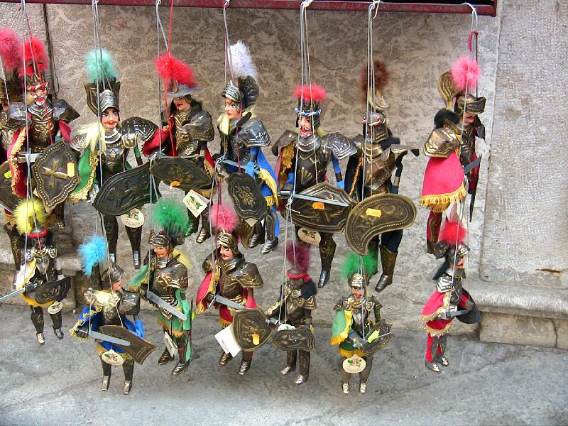 IMG_0648.jpg - MARIONETTES