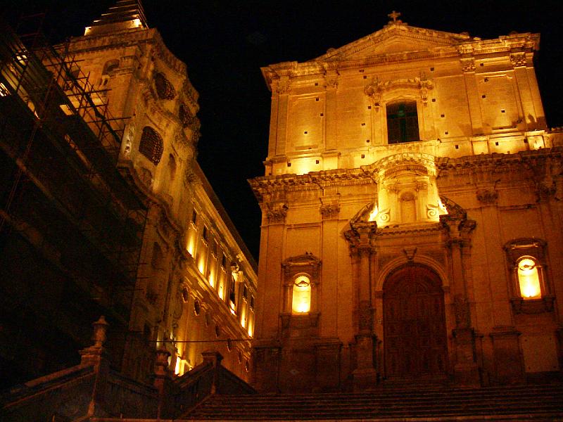 IMG_0723.jpg - NOTO PALACES AT NIGHT