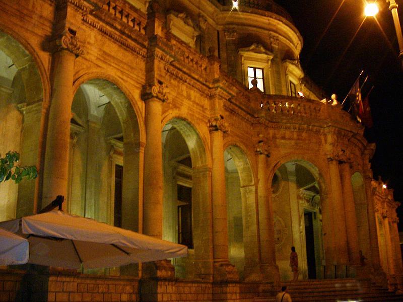 IMG_0725.jpg - NOTO PALACES AT NIGHT