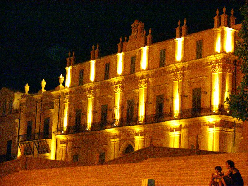 IMG_0726.jpg - NOTO PALACES AT NIGHT