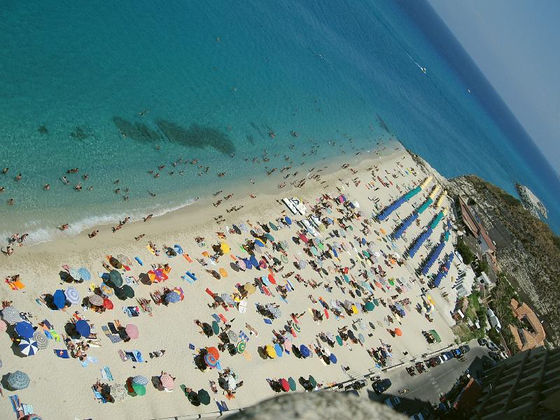 Italy37.jpg - BEACH AT TROPEA