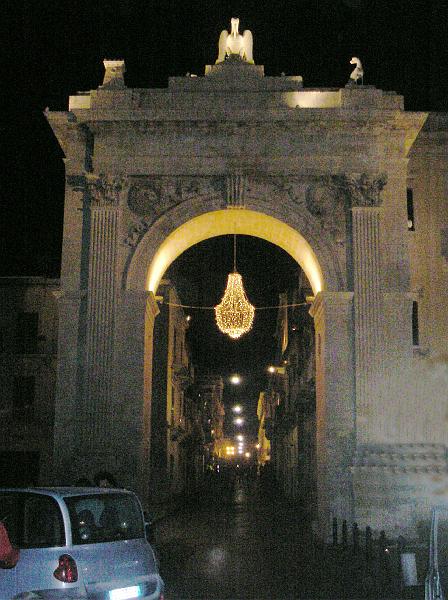 P1010123.jpg - GATE TO OLD CITY - NOTO