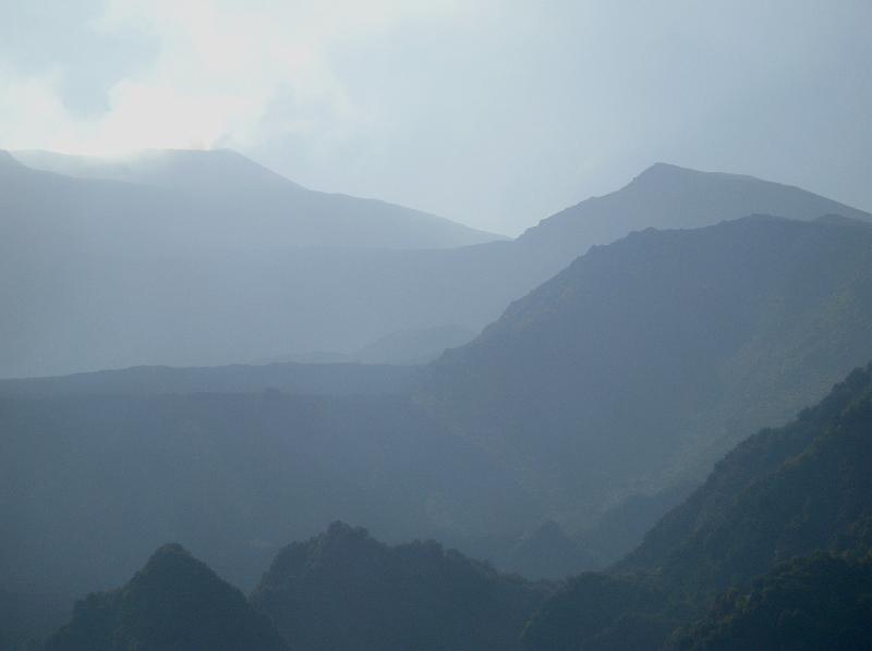 P1010151.jpg - MOUNT AETNA PEAKS